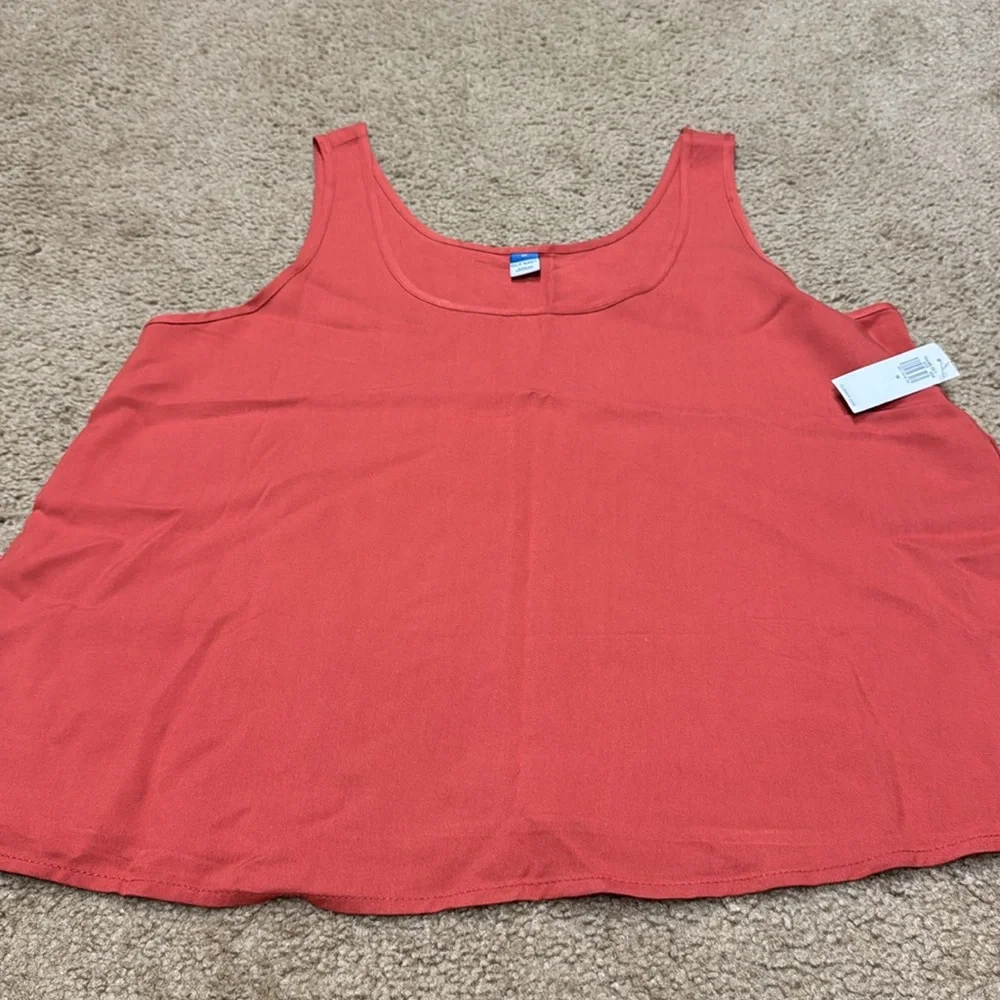 Old Navy women tank. Medium. NWT! - Picture 4 of 5
